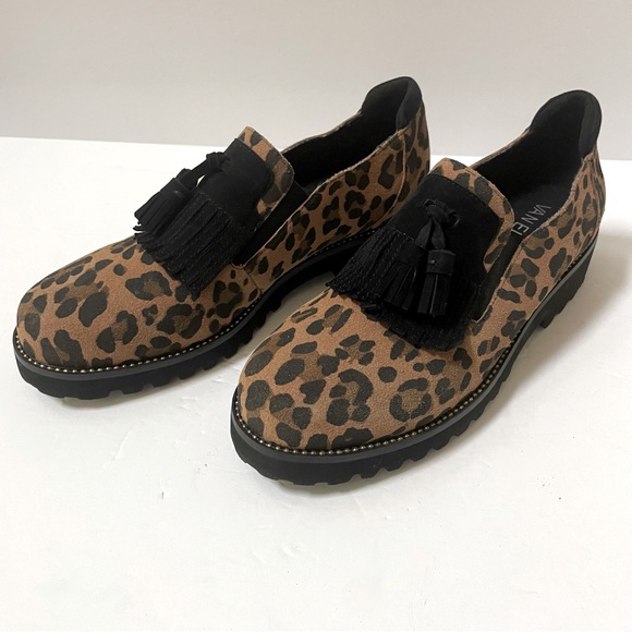 VANELI Zoelie Leopard Tasseled Loafers
Size 6.5 - Picture 4 of 16